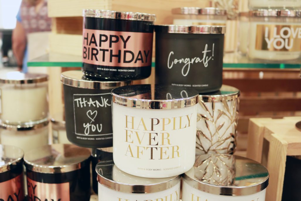 bath and body works congrats candle